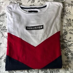 Hollister Men’s Chevron Tee - M